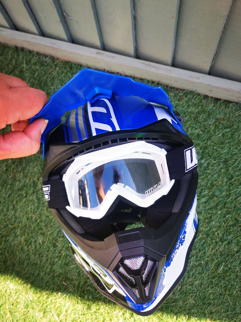 image for Large Youth Helmet + Googles 