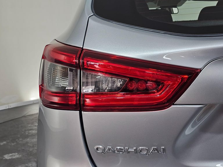 2018 Nissan Qashqai 1.2 DIG-T Acenta XTRON Euro 6 (s/s) 5dr HATCHBACK Petrol Automatic