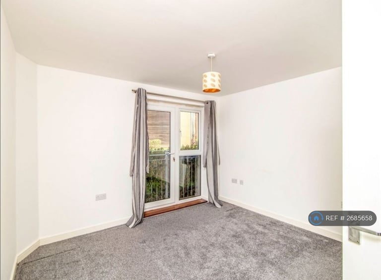 1 bedroom flat in Wallington, Sutton, SM6 (1 bed) (#2685658)
