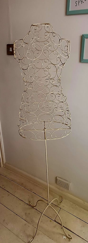Shabby chic decorative mannequin 