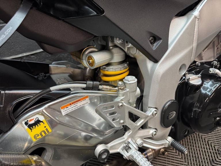 2011 Aprilia Tuono 1000 V4 1000 V4 R APRC Petrol Manual (165 bhp)