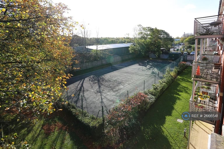 2 bedroom flat in George Street, Prestwich, Manchester, M25 (2 bed) (#2666541)