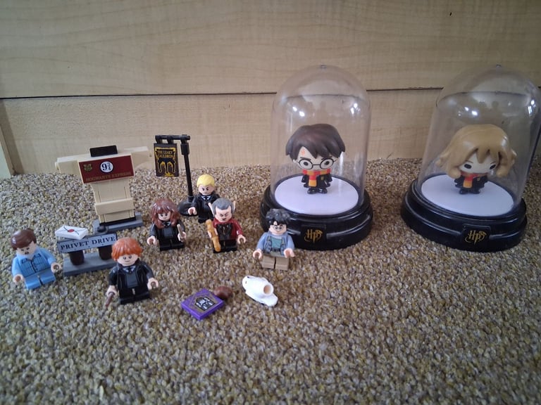 Harry potter lego figures and light globes