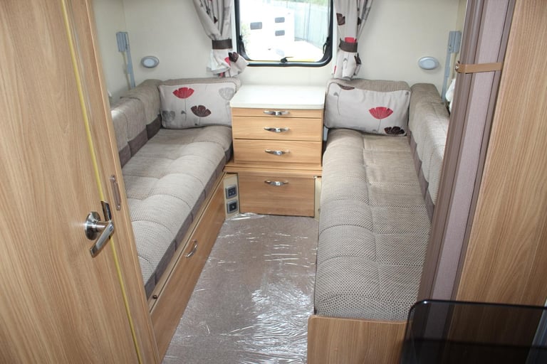 2013 Swift Challenger SE 590 Luxury Twin Axle 6 Berth Touring Caravan With Mover