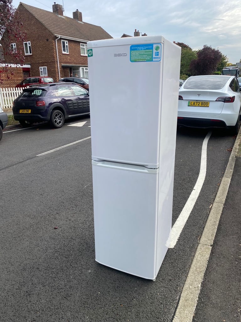 Beko tall fridge freezer for £140(we can deliver)