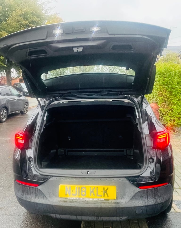 2018 Vauxhall Grandland X 1.2 Turbo SE 5dr HATCHBACK Petrol Manual
