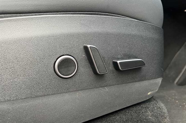 2023 Tesla Model Y (Dual Motor) Long Range SUV 5dr Electric Auto 4WDE (384 bhp) SUV Electric Auto...