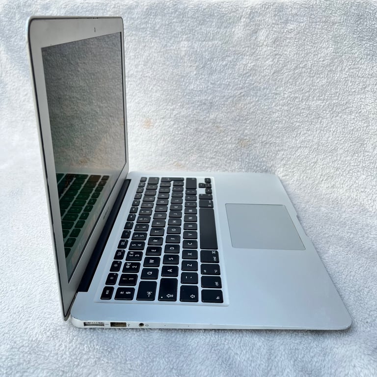Apple Macbook Air 13 inch 