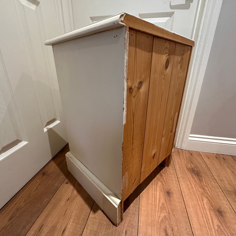 Solid Country Pine Bedside Cabinet Table 3 Dovetail Drawers Cream CHIPPED Paint