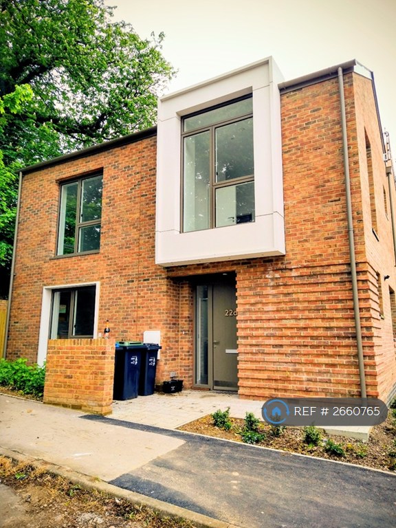 3 bedroom house in Ravensdale Gardens, London, SE19 (3 bed) (#2660765)