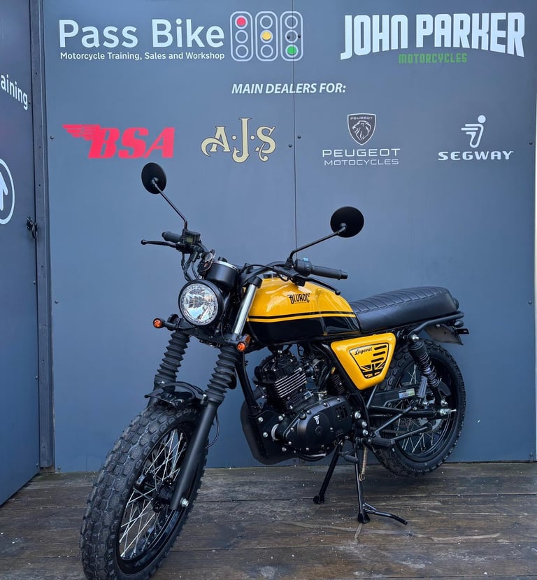 BIKE OF THE WEEK - Bluroc Legend 125cc Scrambler Motorcycle Mutt Bullit 125 
