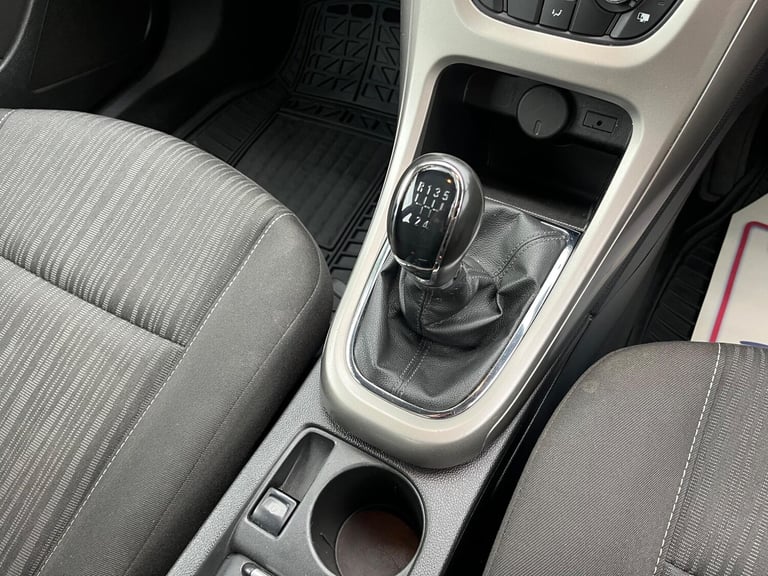 2010 Vauxhall Astra 1.4 16v Exclusiv Euro 5 5dr HATCHBACK Petrol Manual