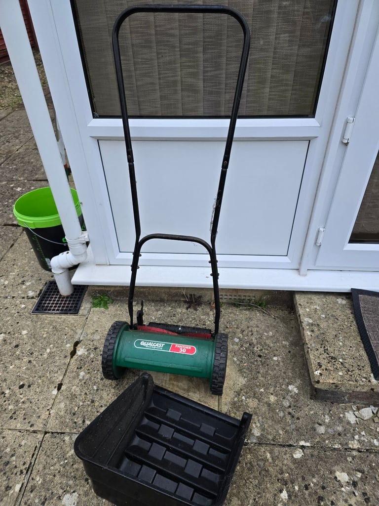 image for Qualcast Panther 30 Push Mower