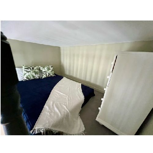 Doube Mezzanine Studio in St Stephen's Gardens, Notting Hill, W2 5QU **Bills Inc**