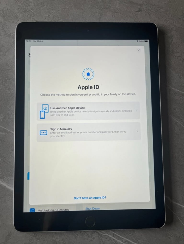 Apple iPad 6th Gen 9.7inch; 2018, A1954 128GB (Black/Silver) Wi-Fi and Cellular 