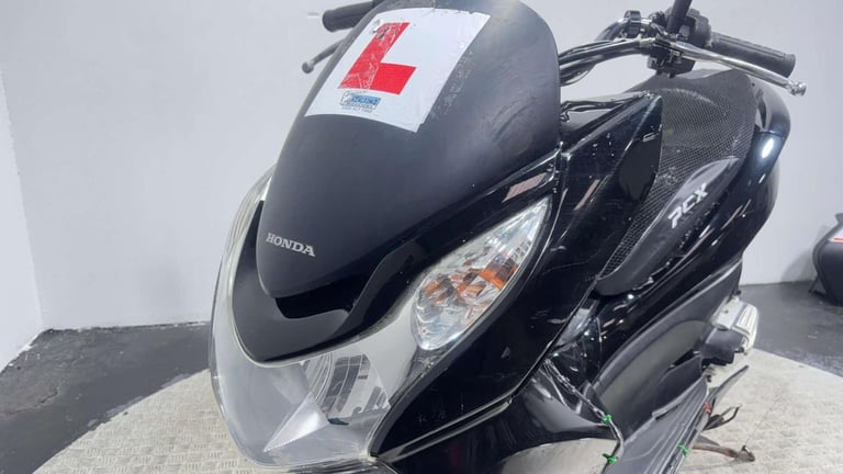Honda PCX 2011 WW 60K NON RUNNING PROJECT BIKE PARTS BIKE 125CC