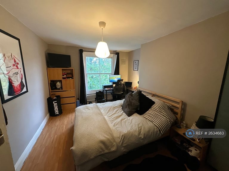 2 bedroom flat in Lilford Road, London, SE5 (2 bed) (#2634683)