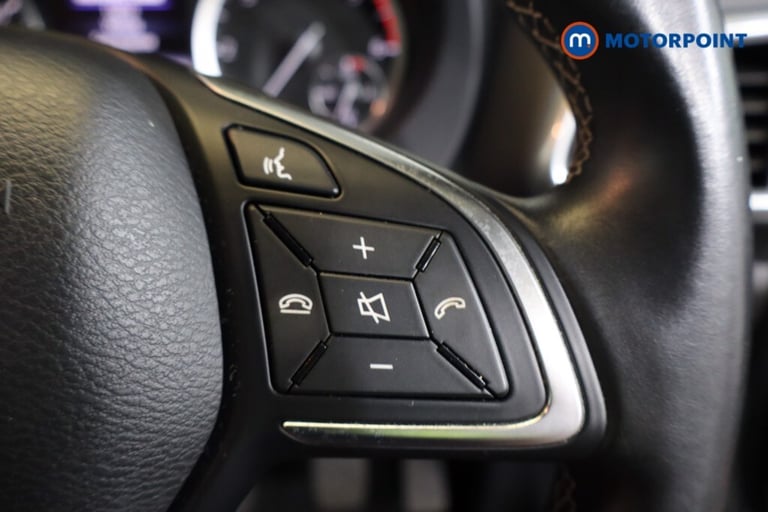 2017 Infiniti Q30 1.5d Premium Tech 5dr HATCHBACK DIESEL Manual