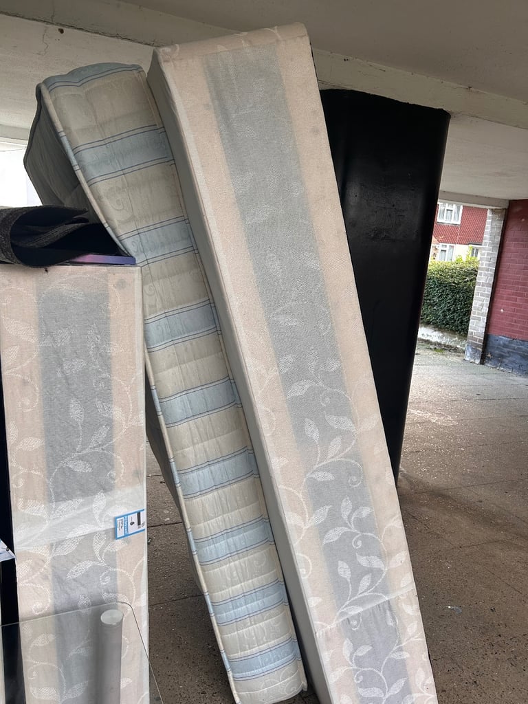 Beds, mattress and table