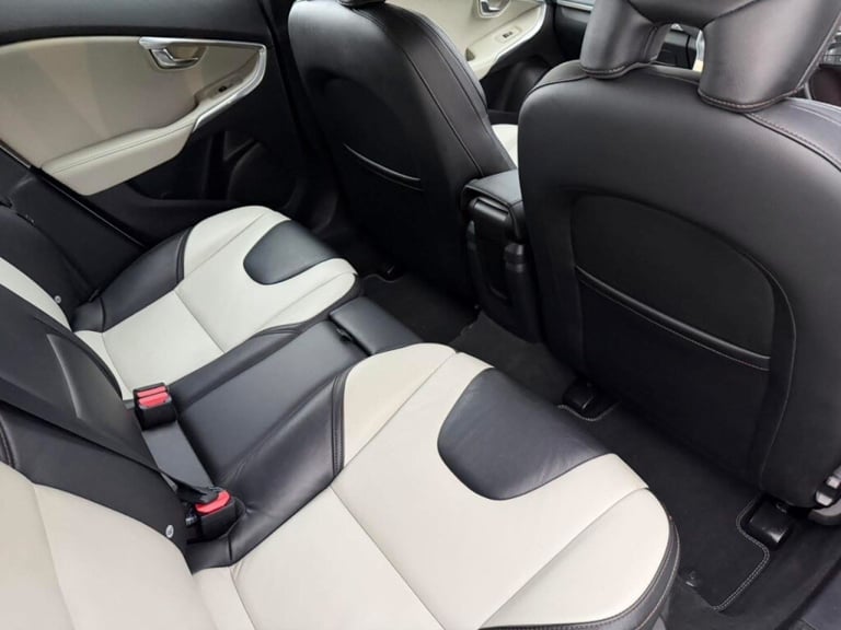  Volvo V40 D2 Cross Country Lux 5dr Powershift Diesel
