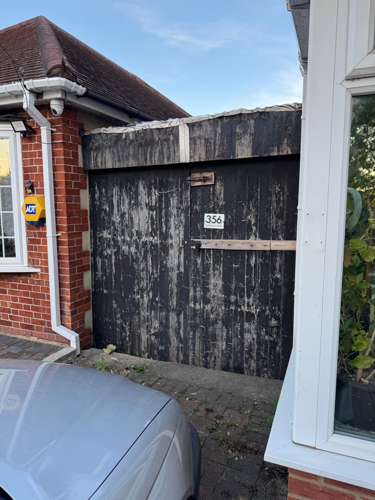 3 Bedroom House For Sale in Hounslow - £575,000