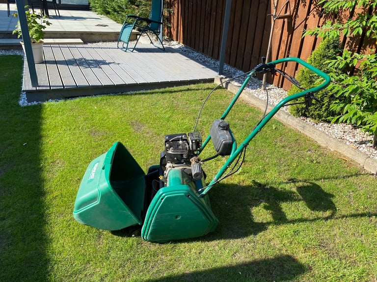 image for Qualcast Classic Petrol 35s Lawnmower