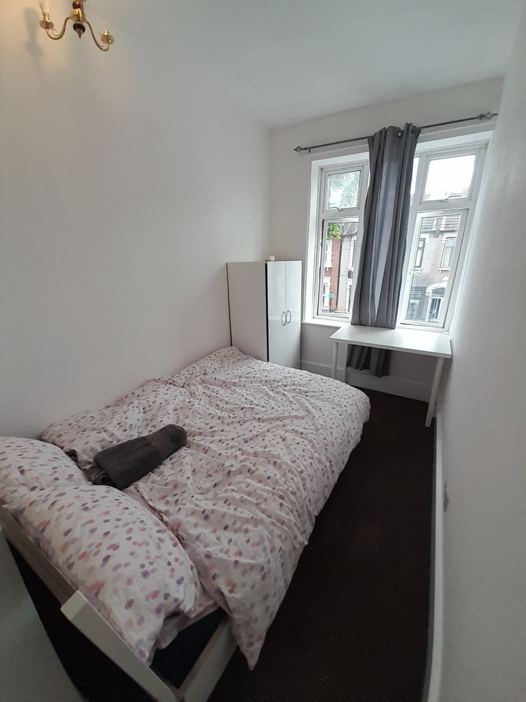 image for Double Room with Bills £700
