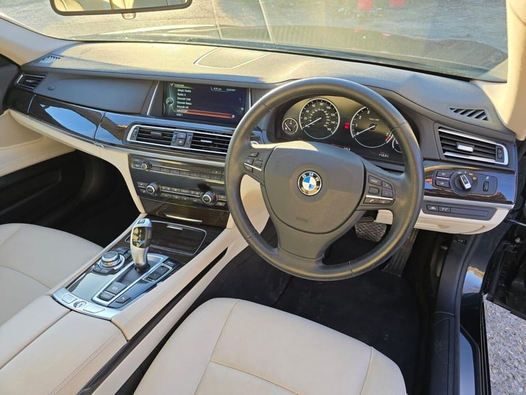 2013 BMW 7 Series 4.4 750Li V8 SE Auto Euro 5 (s/s) 4dr Saloon Petrol Automatic