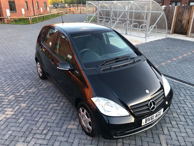 Mercedes-Benz (61) A Class A160 1.5 Petrol Classic SE 5dr. New MOT. Lady owners. ULEZ OK. Excellent.