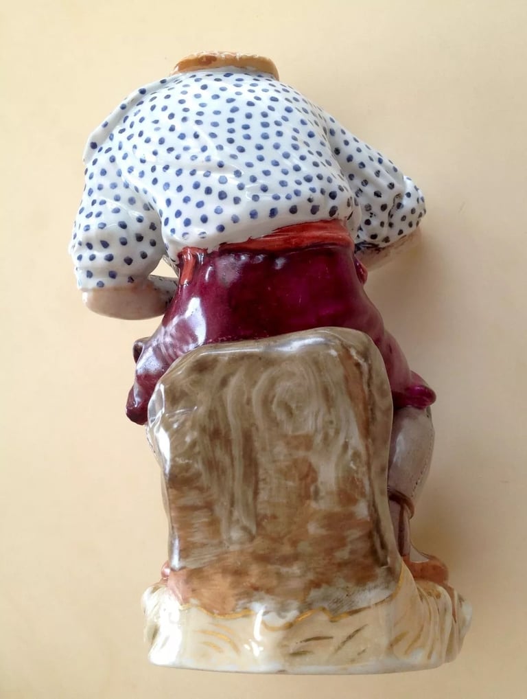 Antique Collectable Russian Porcelain Figurine Gardner "Catcher of Fleas" XIX C