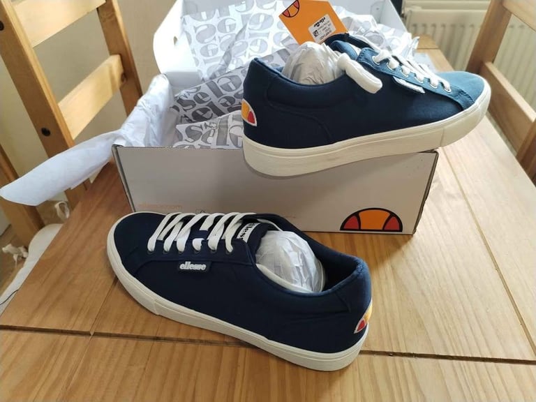 image for Mens ellesse trainers size 9 navy brand new with box