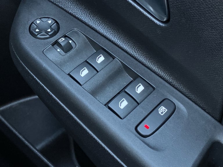 2024 Vauxhall Corsa 100kW Design 50kWh 5dr Auto Hatchback Electric Automatic