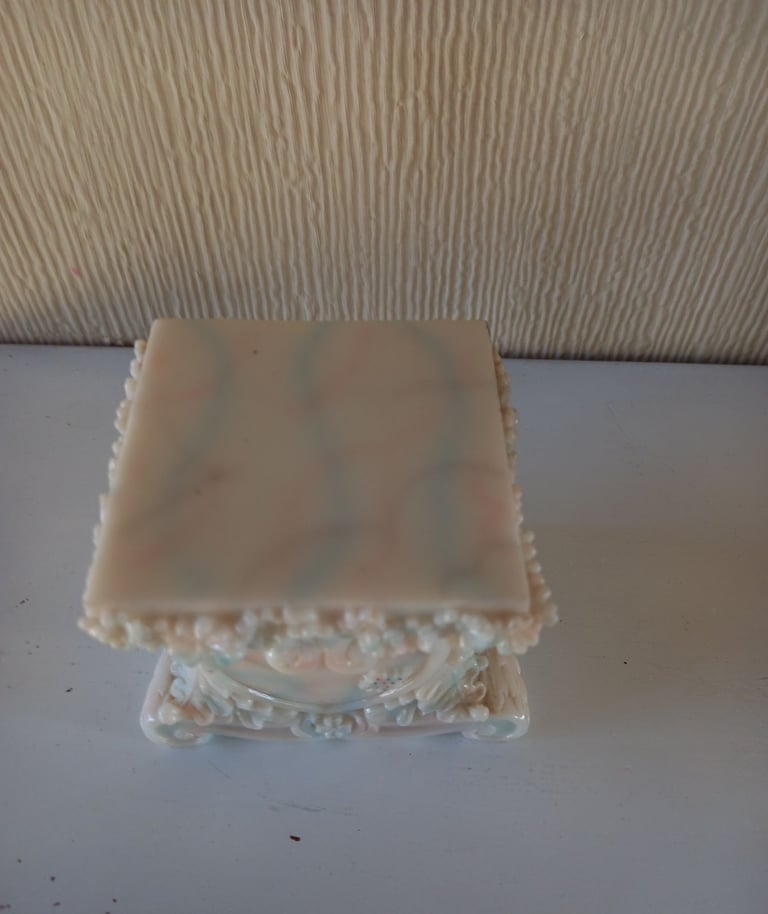 Small decorative plinth
