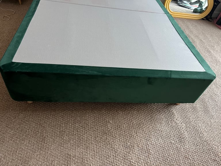 4FT 6 Double bed Divan frame no mattress - CASH IN HAND