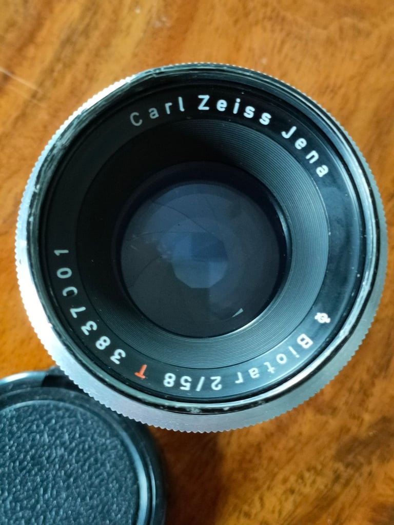 CARL ZEISS JENA BIOTAR T 58mm f2 m42  mount vintage fast lens great bokeh 