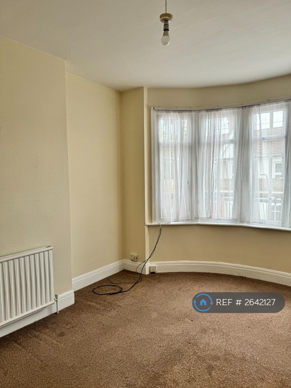 3 bedroom house in Beedell Avenue, Westcliff-On-Sea, SS0 (3 bed) (#2642127)