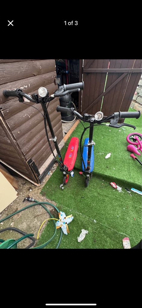 2x kids electric scooters 