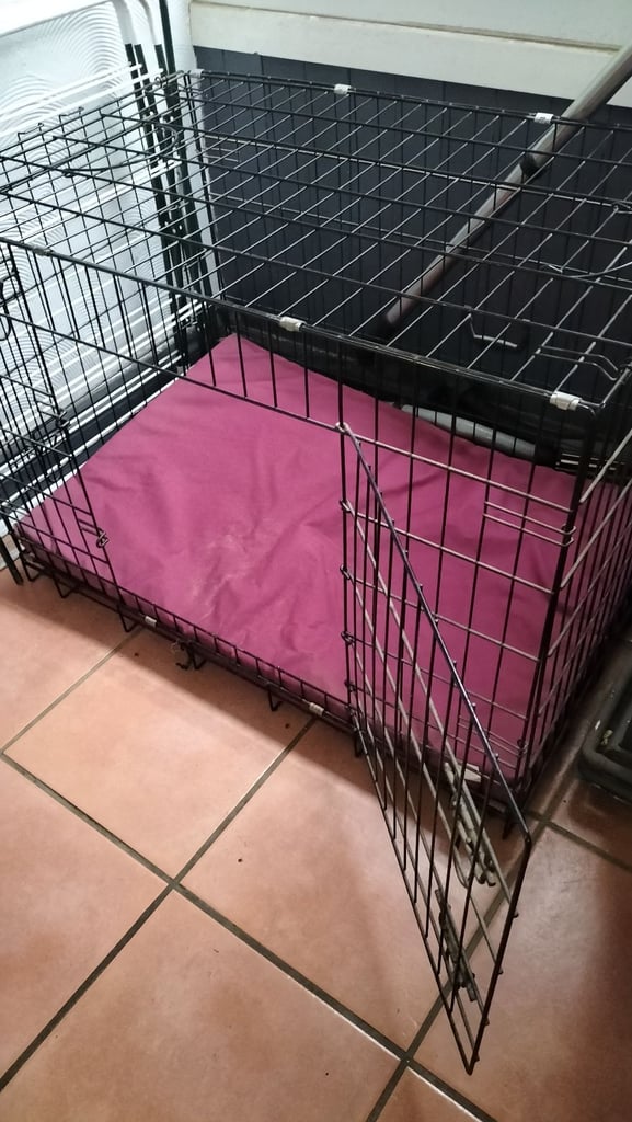 Dog cage with or without mattress liner
