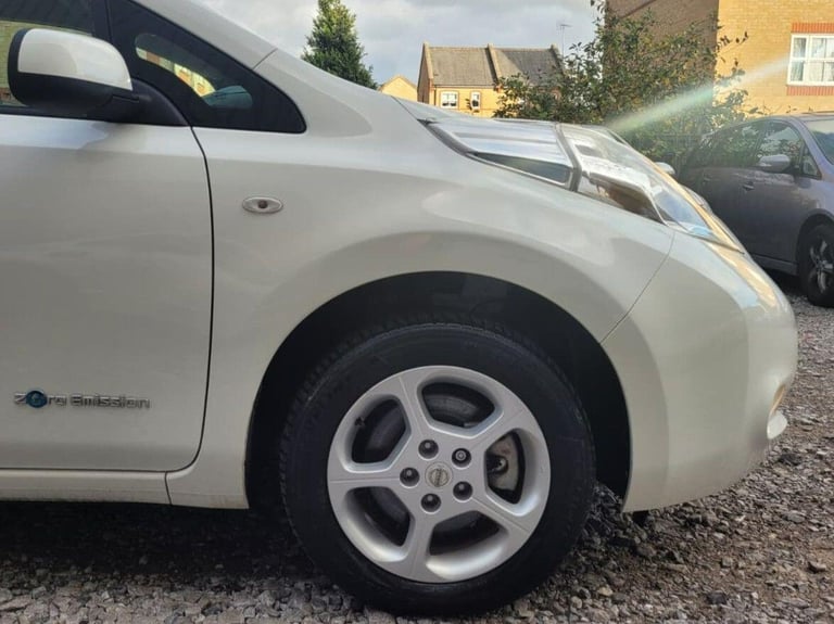 2016 Nissan Leaf 24kWh Acenta Hatchback 5dr Electric Auto (109 bhp) HATCHBACK Electric Automatic