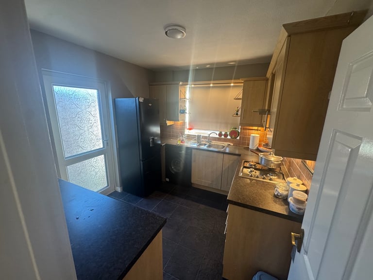 3 Bedroom Dormer Bungalow To Rent (Lovely Location)
