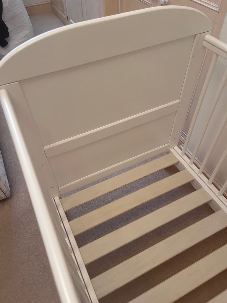 East Coast Angelina cot bed inc. M&P mattress