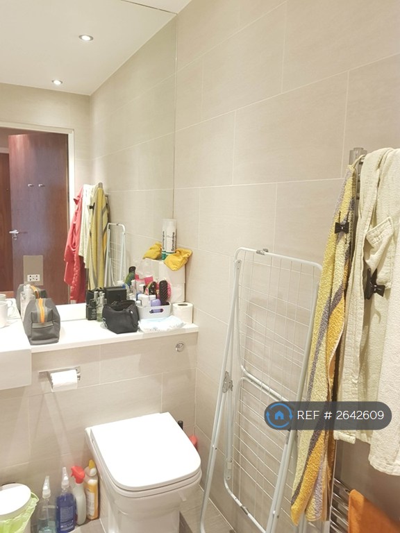 Studio flat in Ferdinand Street, London, NW1 (#2642609)