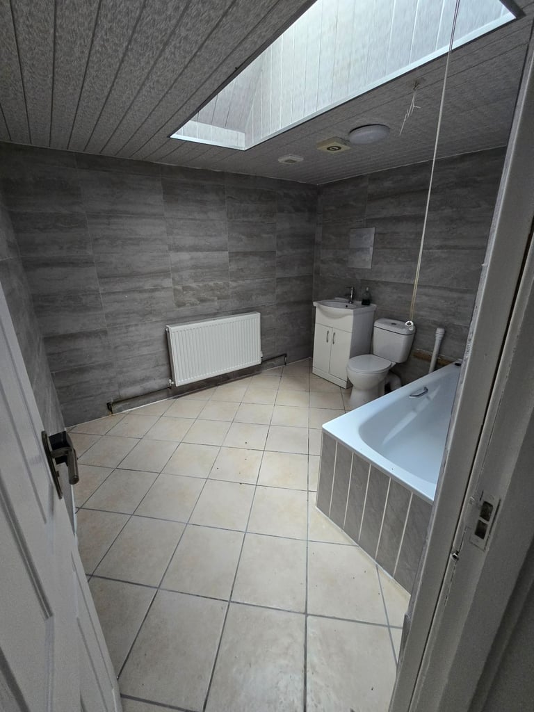 3 bedroom property No Garden