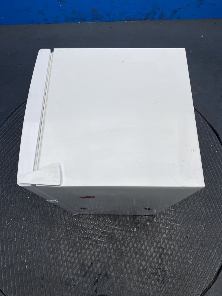 Igenix IG347FF 96 Litre Undercounter Fridge Freezer