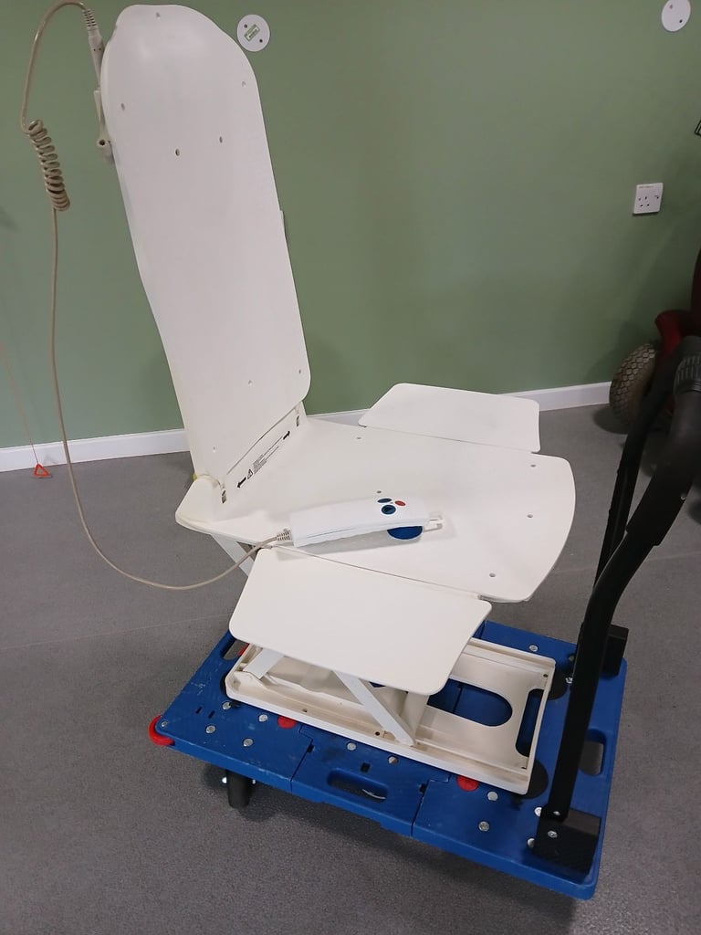 image for Bathmaster Deltis Bath Lift Bathlifter