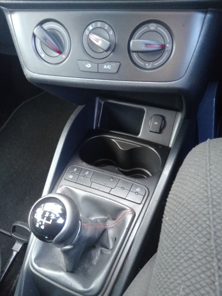 Seat, IBIZA, Hatchback, 2015, Manual, 1197 (cc), 3 doors