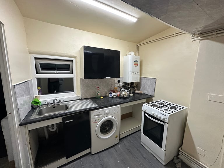 2 BEDROOMS HOUSE TO LET IN BRADFORD BD5