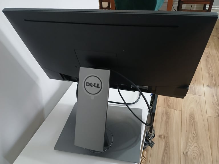 Dell 24in Monitor in excellent condition - LED - IPS - 60 Hz- Touchscreen