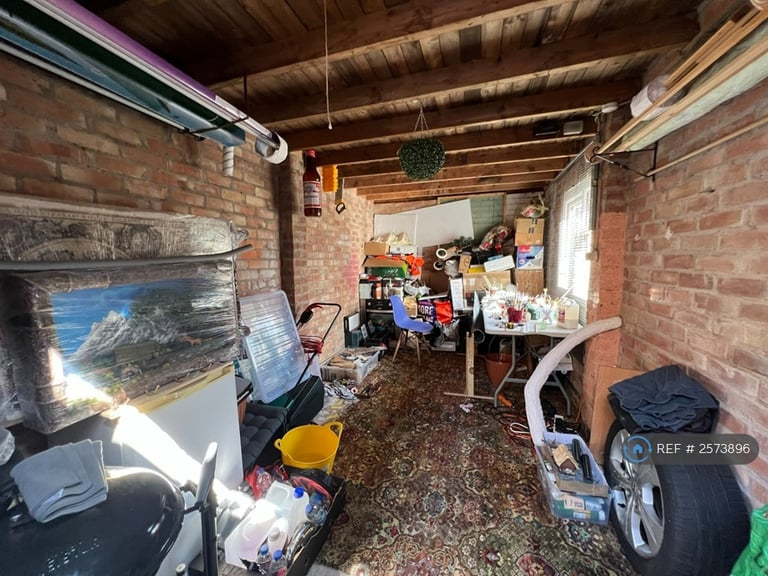 3 bedroom house in Newhaven Road, Leicester, LE5 (3 bed) (#2573896)