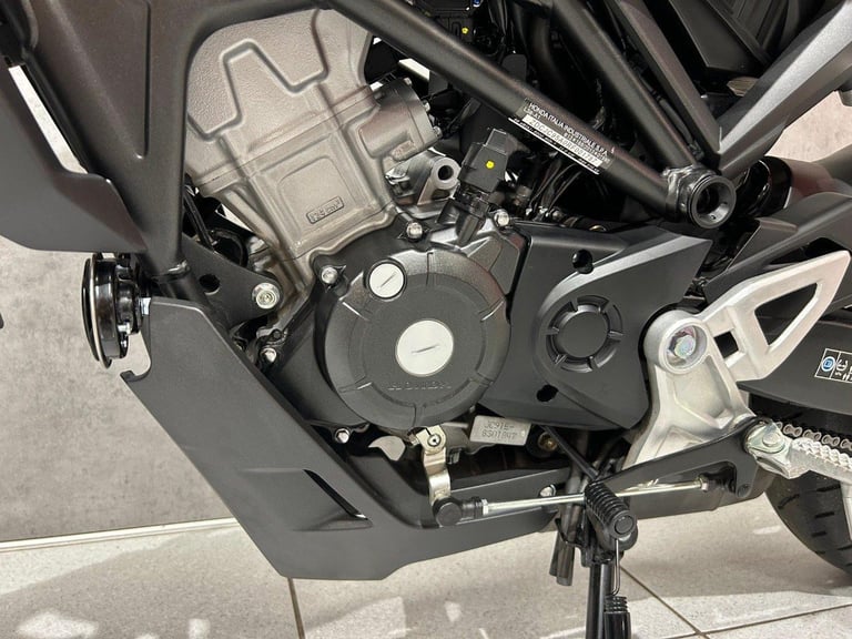 75/2025 Honda CB125R - ONLY 532 MILES!! - STUNNING!